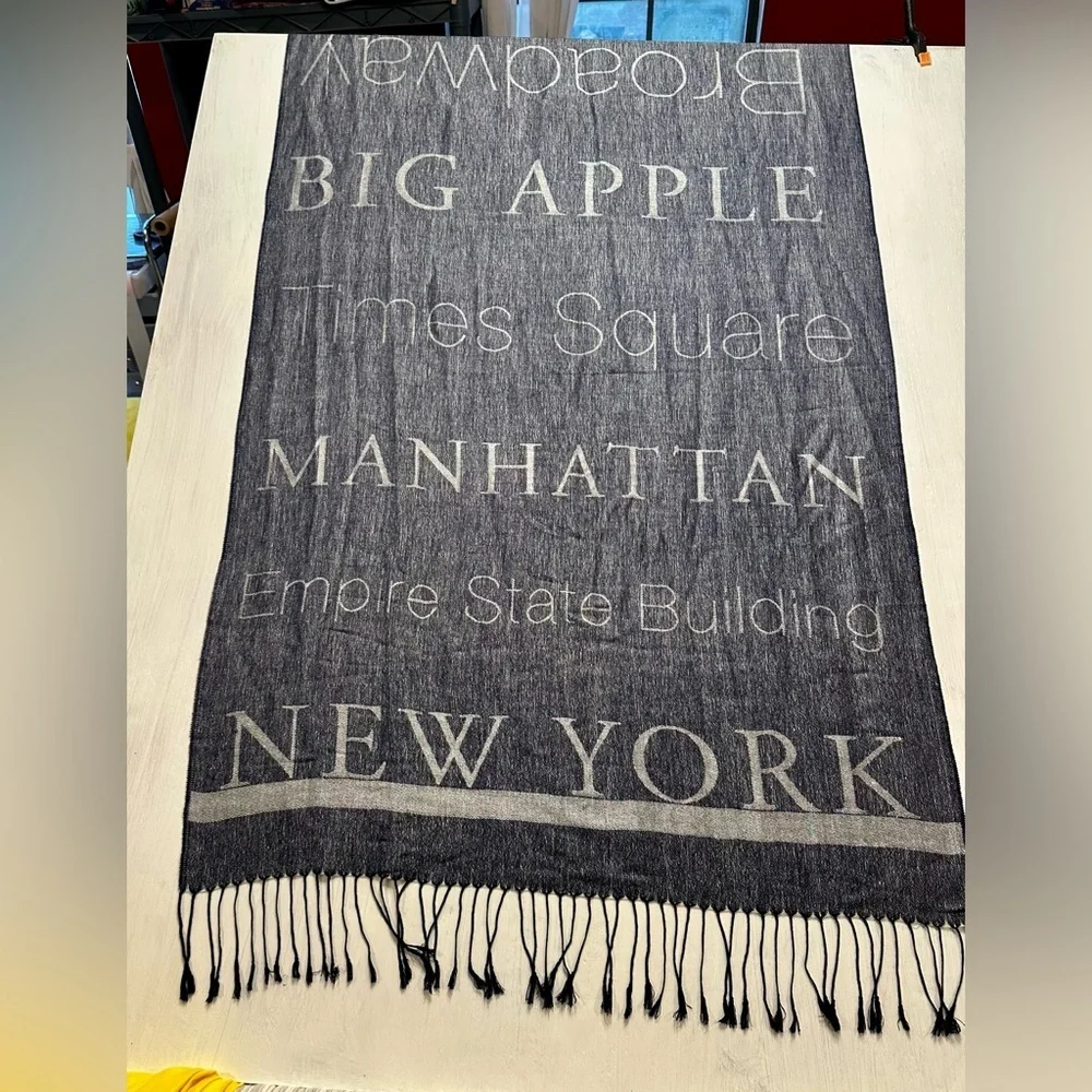 New York City Pashmina Scarf Wrap Shawl 70% Pashmina 30% Silk Big Apple